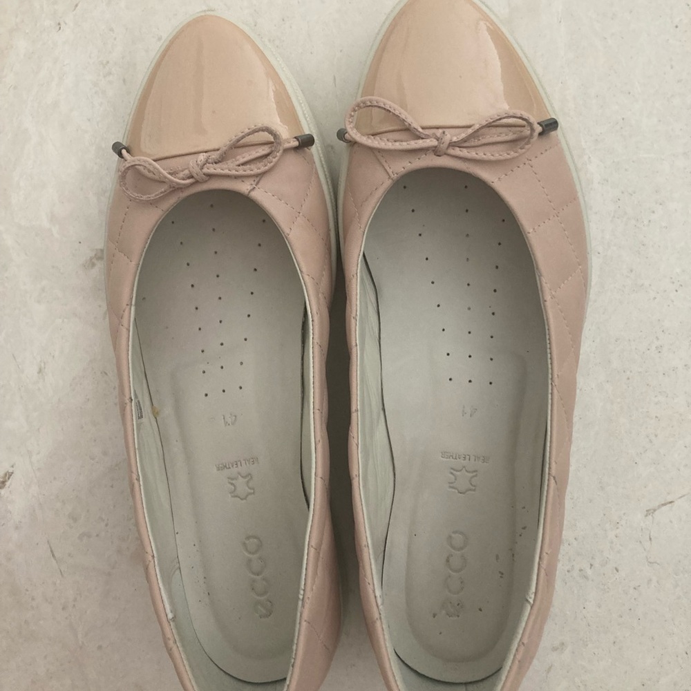 Ecco pink quilted leather slip on shoes